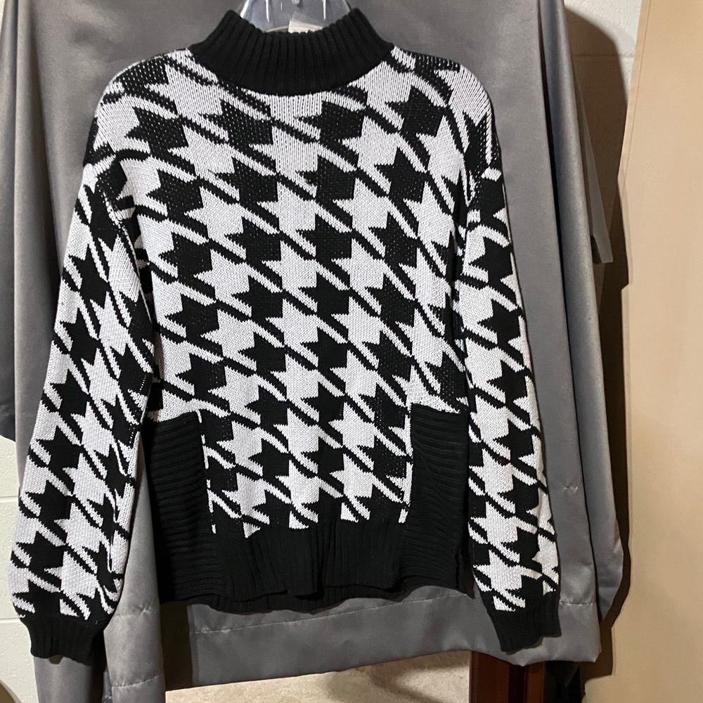Nine West Black and White Houndstooth Turtleneck Sweater